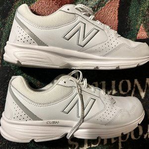 New Balance Athletic Shoes Women size 9 White 441v1 Low Lace Up Leather WA411LW1